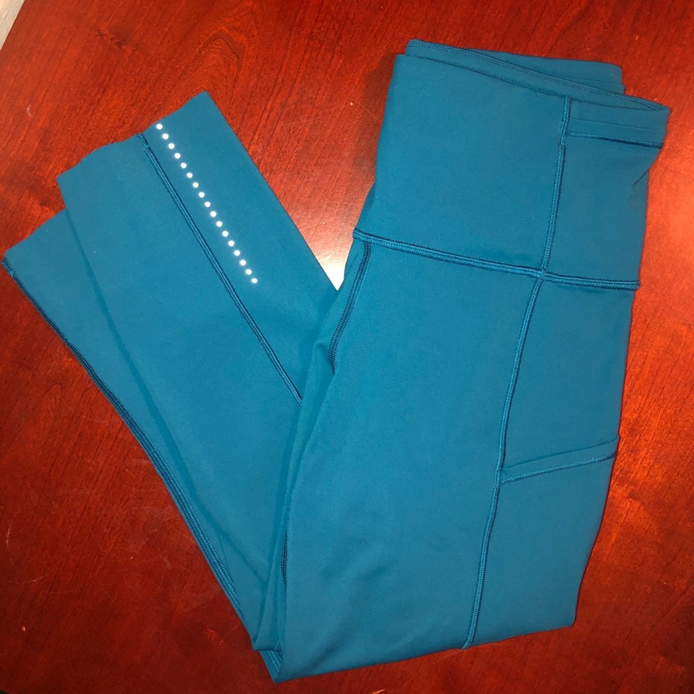 lululemon blue crop leggings